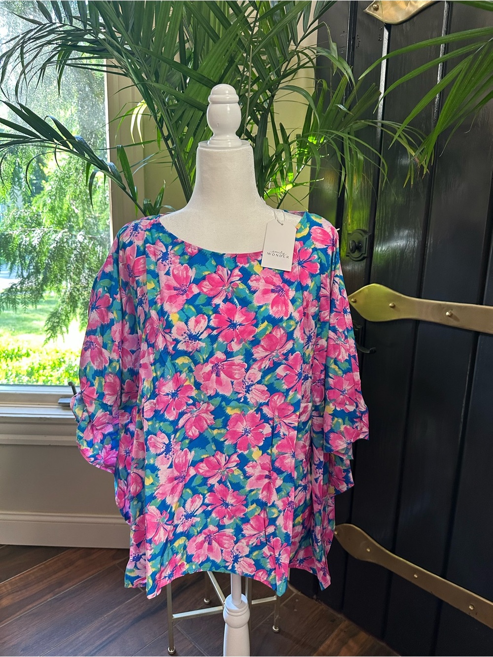 NWT EMILY WONDER Floral Scoop Neck lightweight Pink Cape Blouse Shirt Top Sz M/L